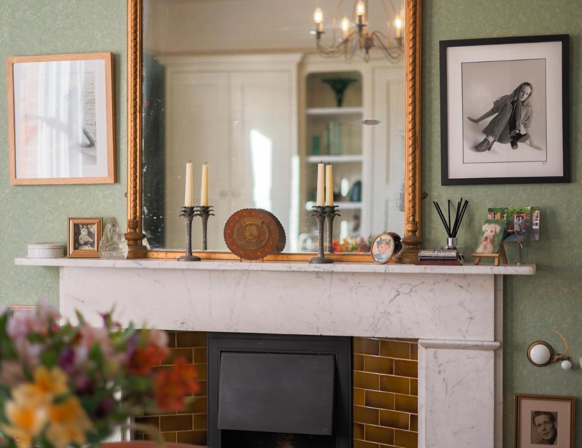 ドーキング The Waltons Bed & Breakfast エクステリア 写真