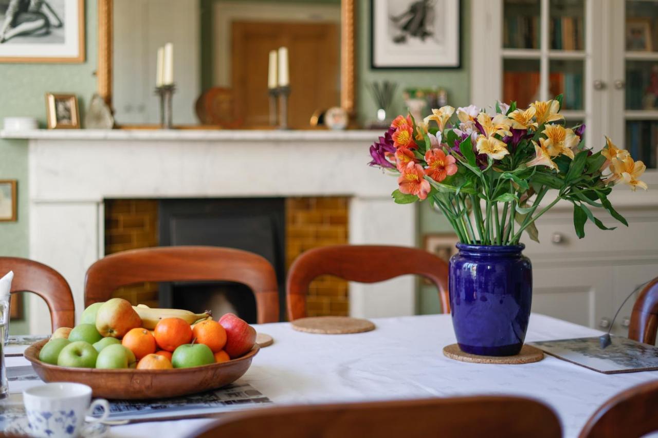 ドーキング The Waltons Bed & Breakfast エクステリア 写真